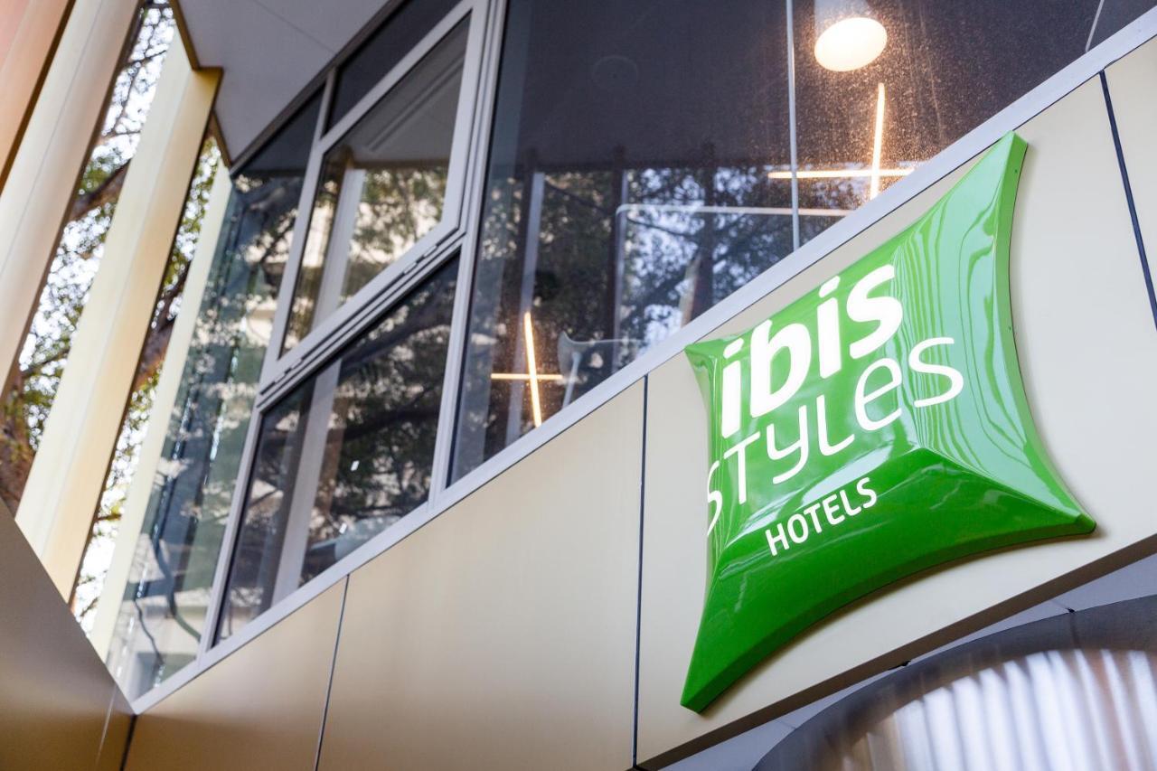 Ibis Styles East Perth Hotel Exterior photo